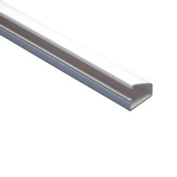 Canaleta Blanca Tipo Bisagra De Pvc Auto Extinguible Con Cinta Adhesiva Paquete Con 4 Piezas De 20x10x1100mm (510101272)